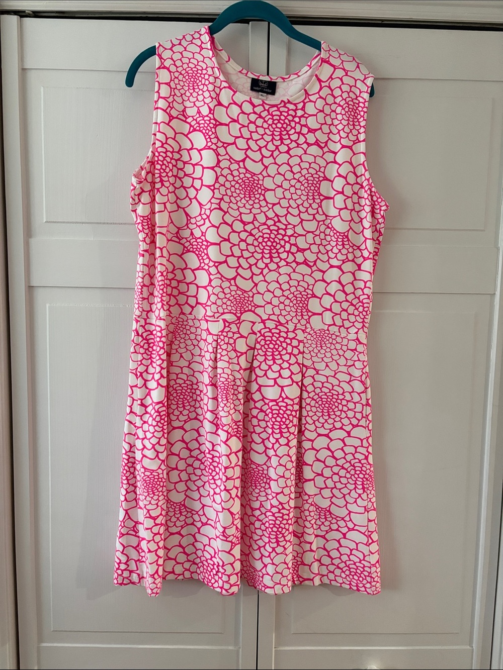 Sailor Sailor size XL Sleeveless Pink Floral Fit & Flare Dress with pockets!